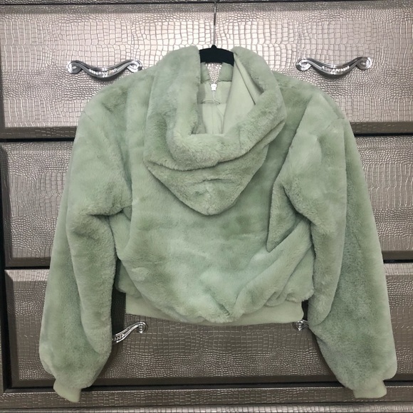 Cropped faux fur jacket - Picture 4 of 6